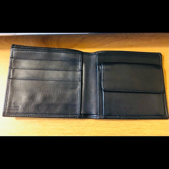 🤩🤩Authentic Gucci Wallet🤩🤩 - Picture 6 of 9